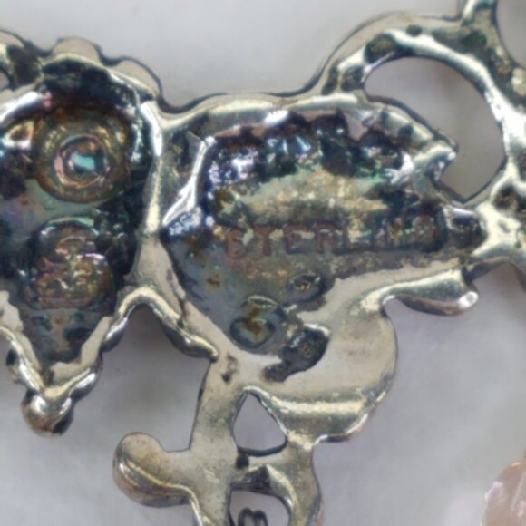 Lapel Pin Grape Leaf Red Beads 925 Sterling Silver Hanging Detail Brooch Jewelry - Picture 5 of 9